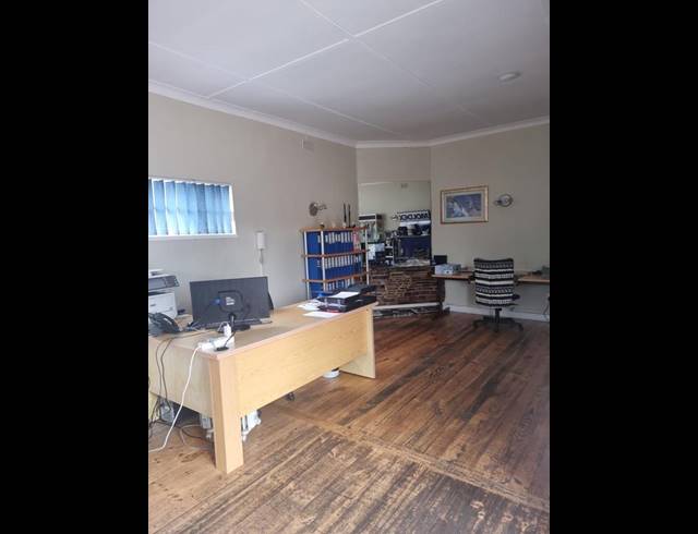 BUSINESS FOR SALE IN MALVERN EAST EXT